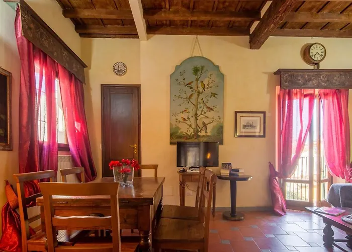 Oltrarno Apartment