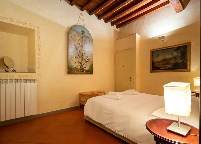 Oltrarno Apartment *