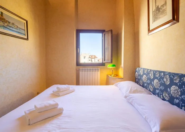 Apartment Oltrarno Florence